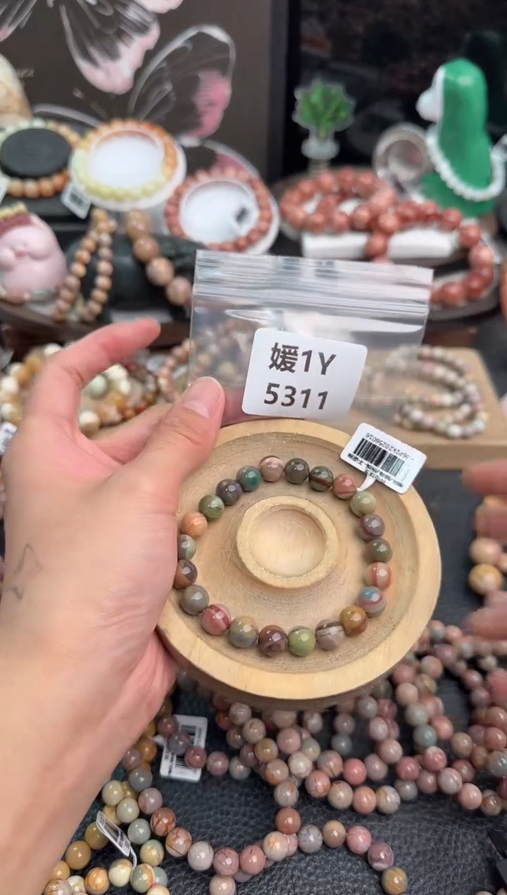 未镶嵌手链石英质玉?****。1Y5311