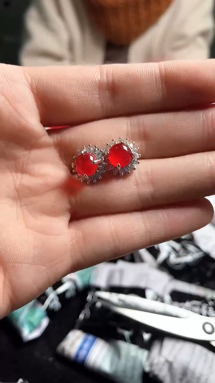 猛子收货精美耳钉