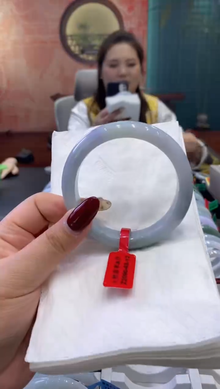 【闪购商品】翡翠手镯未镶嵌多人0017884