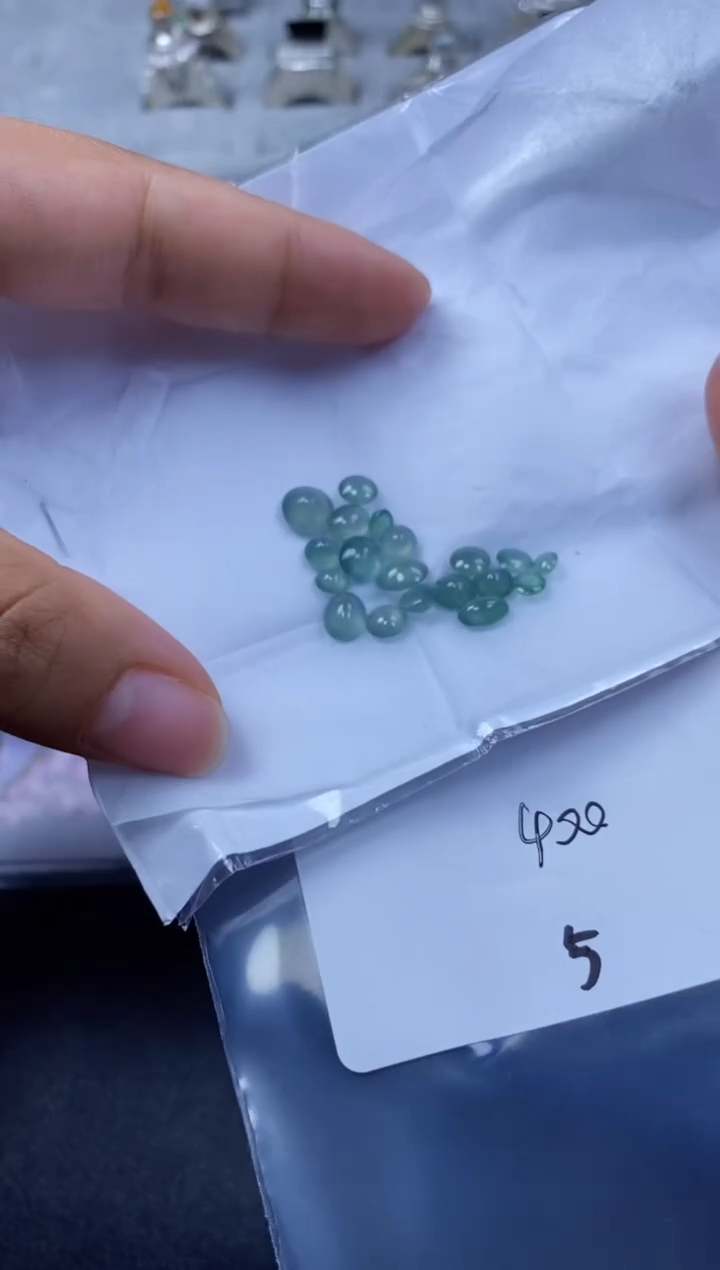 未镶嵌定制翡翠1