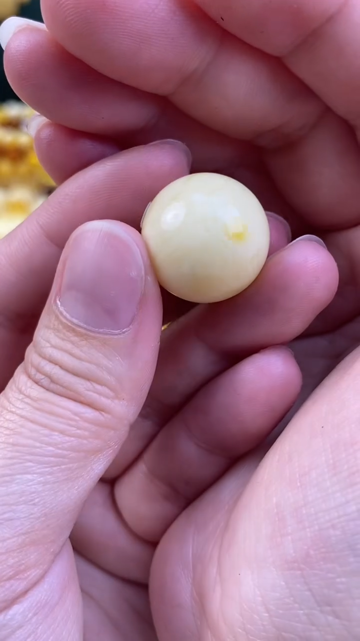 【闪购商品】琥珀裸石未镶嵌月.23/卡18.6