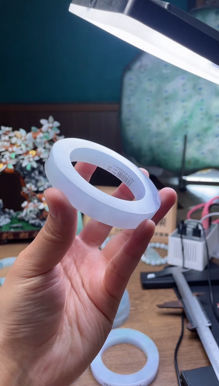 【闪购商品】定制翡翠手镯未镶嵌定制