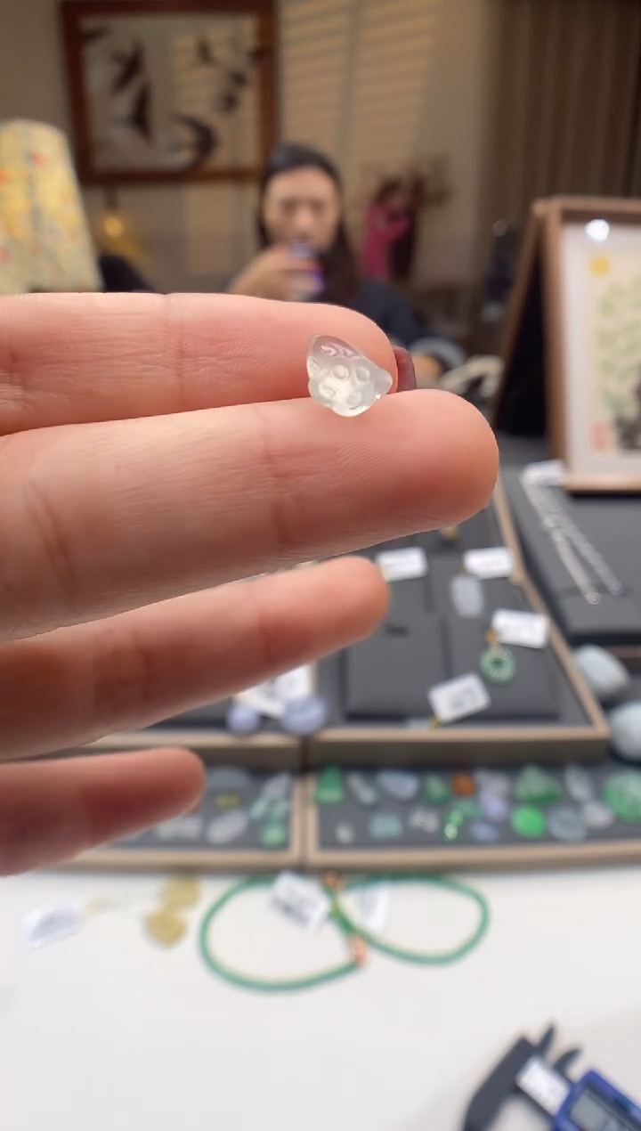 【闪购商品】翡翠颈饰未镶嵌莲蓬