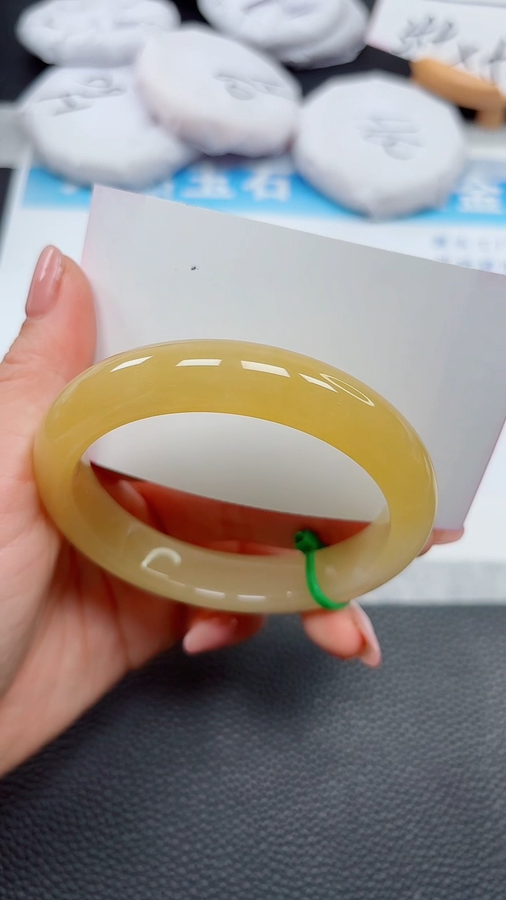 【闪购商品】石英质玉手镯未镶嵌655