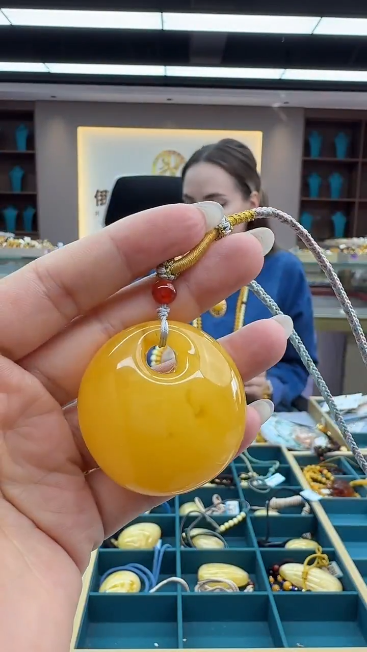 琥珀颈饰未镶嵌277秒拍号 假一罚三 