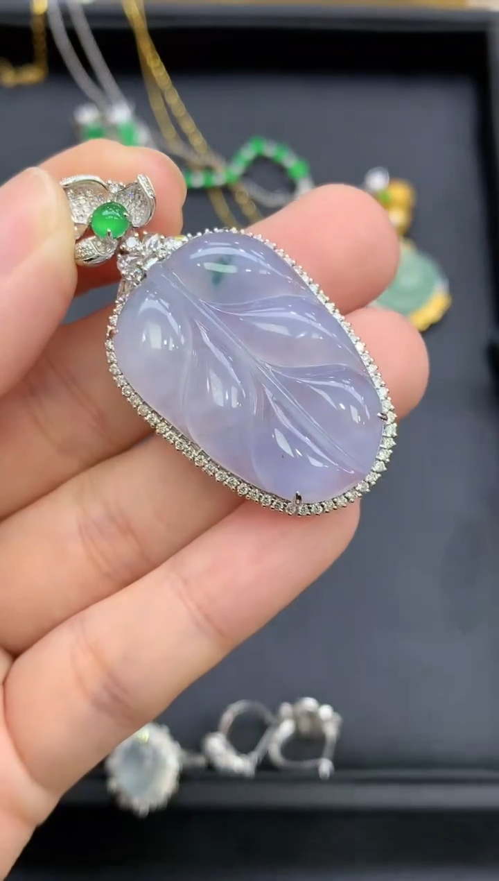 颈饰18K金镶嵌翡翠540-中国好珍宝