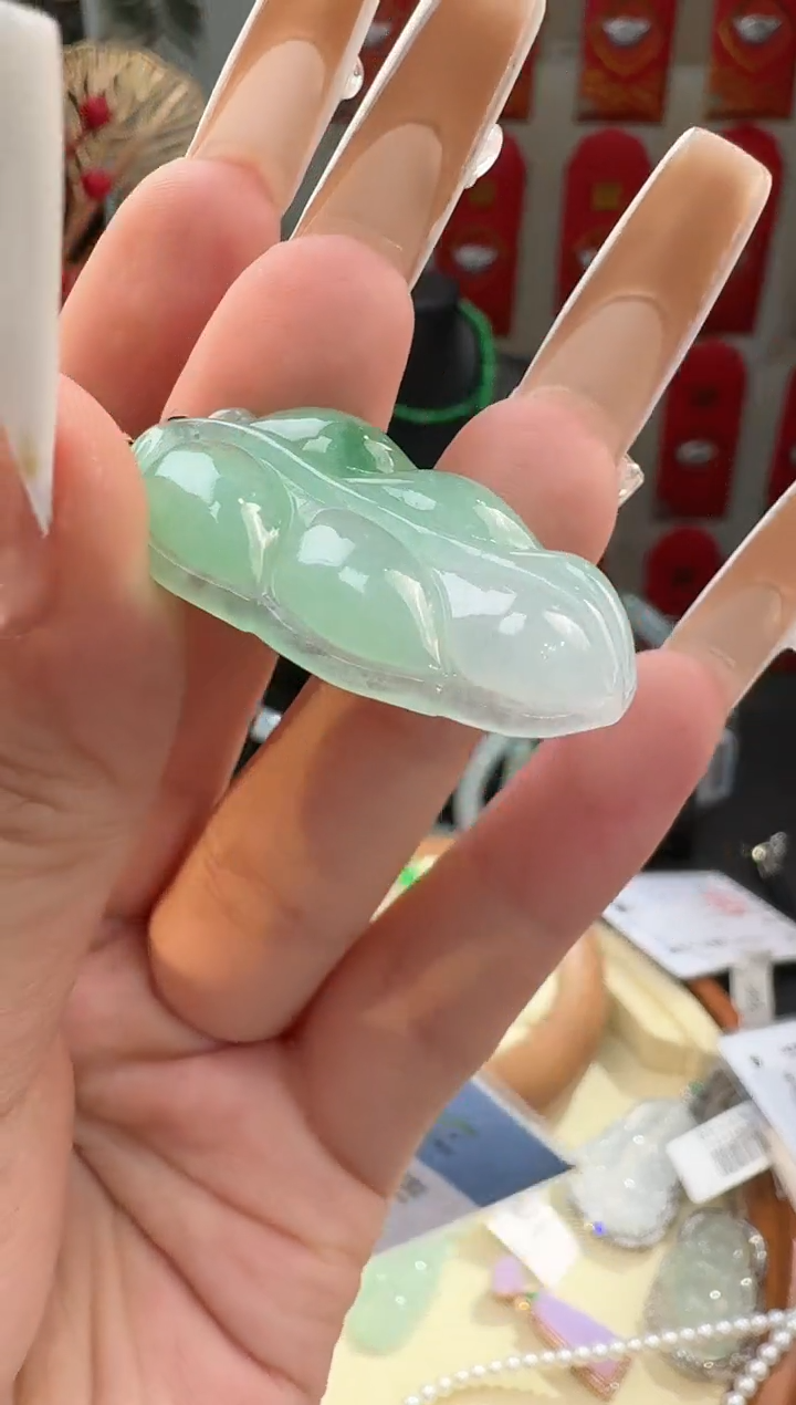 【闪购商品】翡翠颈饰未镶嵌挂件
