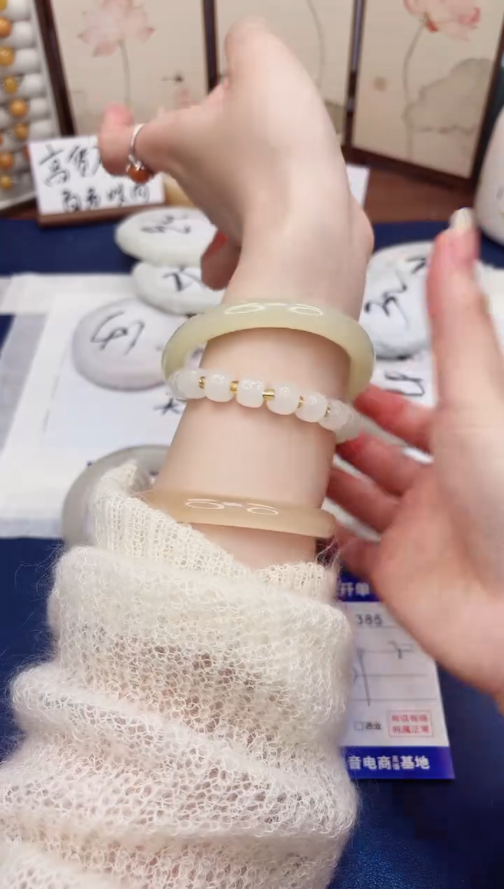 石英质玉手镯未镶嵌385-美人条晴水-圈口59