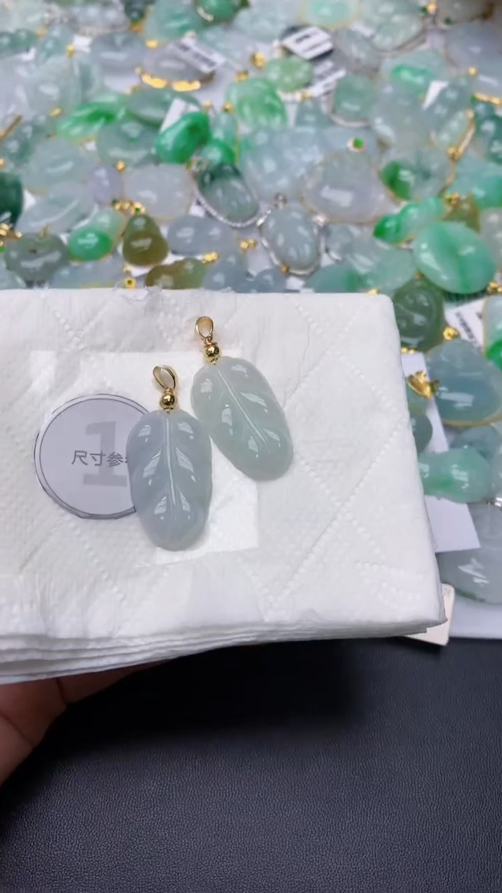 颈饰未镶嵌翡翠天然缅甸A货百元以上9元证书费自理