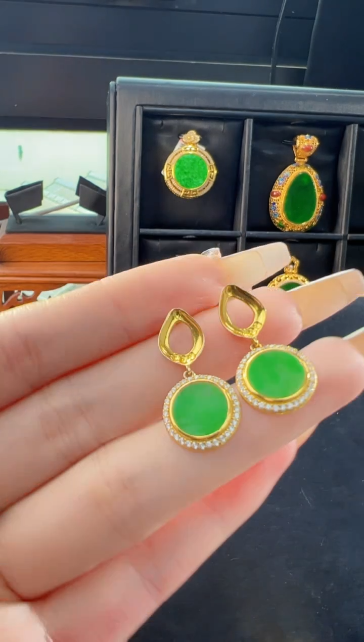 【闪购商品】翡翠耳饰银S925镀金镶嵌天然缅甸翡翠A货耳钉