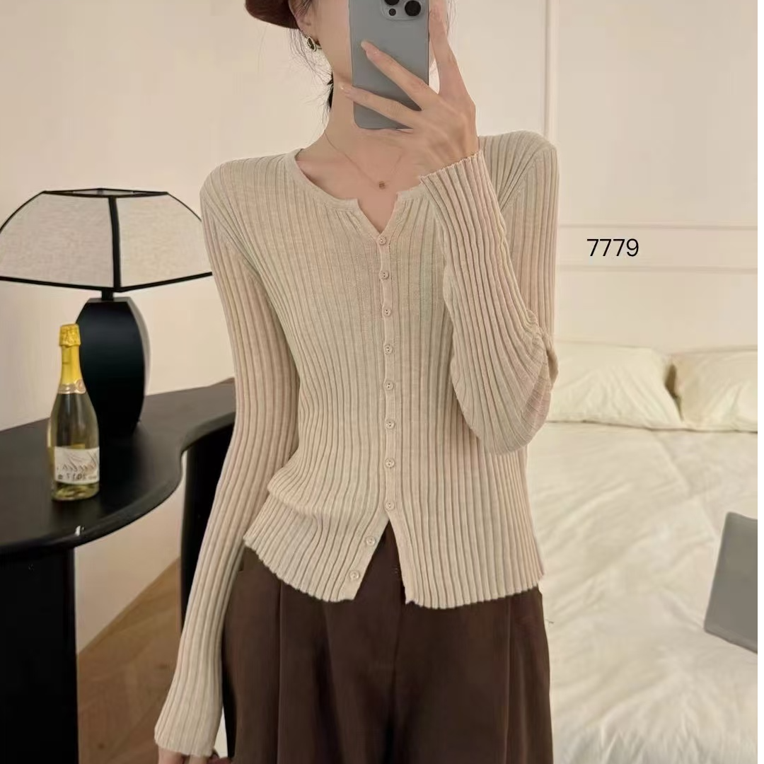 7779#显瘦针织衫气质长袖修身v领百搭时尚设计感打底
