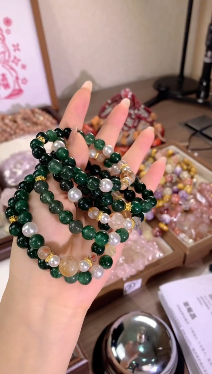 未镶嵌手链水晶桃禧 深色绿草莓