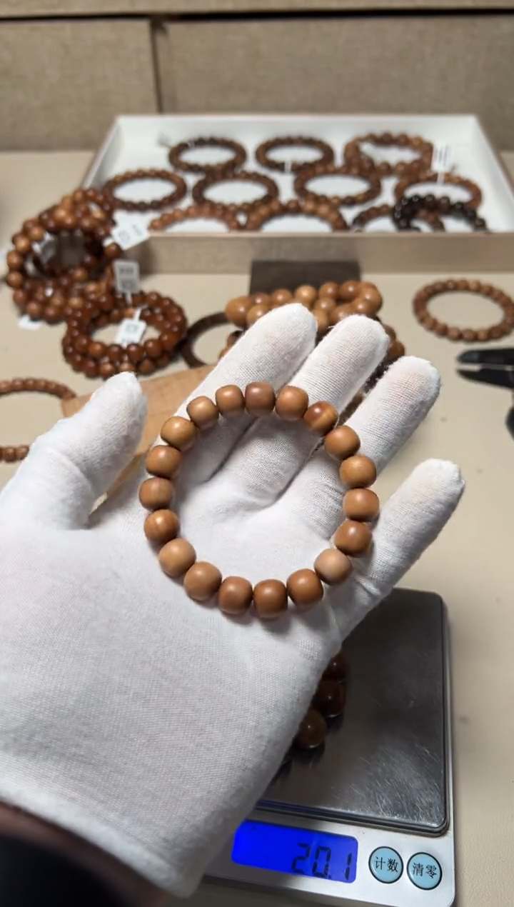 檀香木手串/手链老山檀香10/11微瑕  两个珠子小点