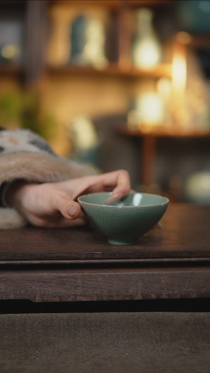 【闪购商品】杯仿古翡翠绿葵口杯瑕