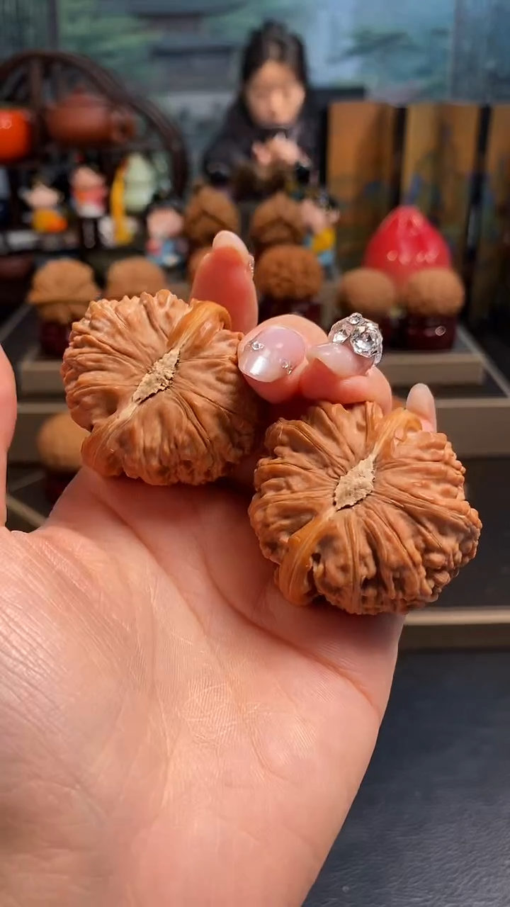 【闪购商品】文玩核桃吊坠H673白狮子41