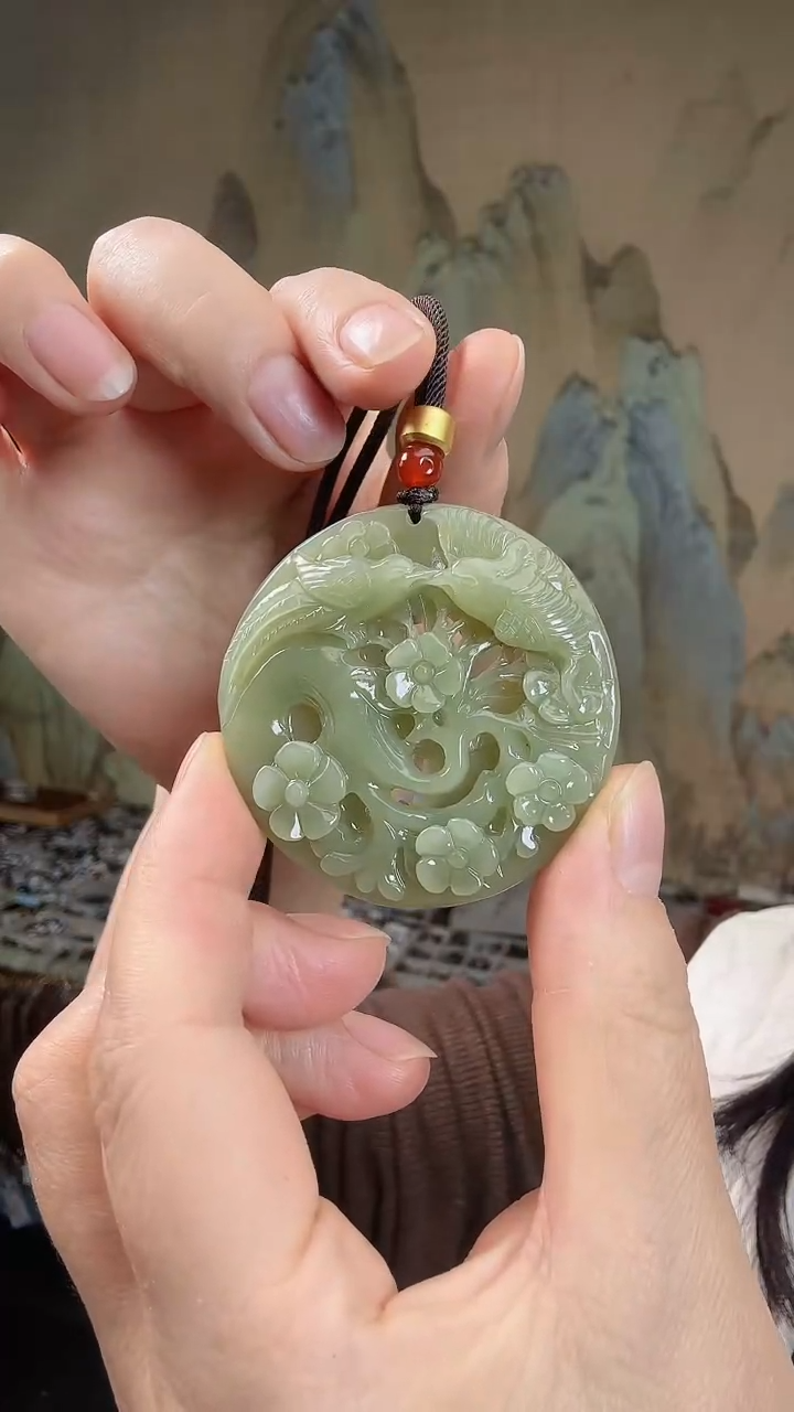 颈饰未镶嵌和田玉.