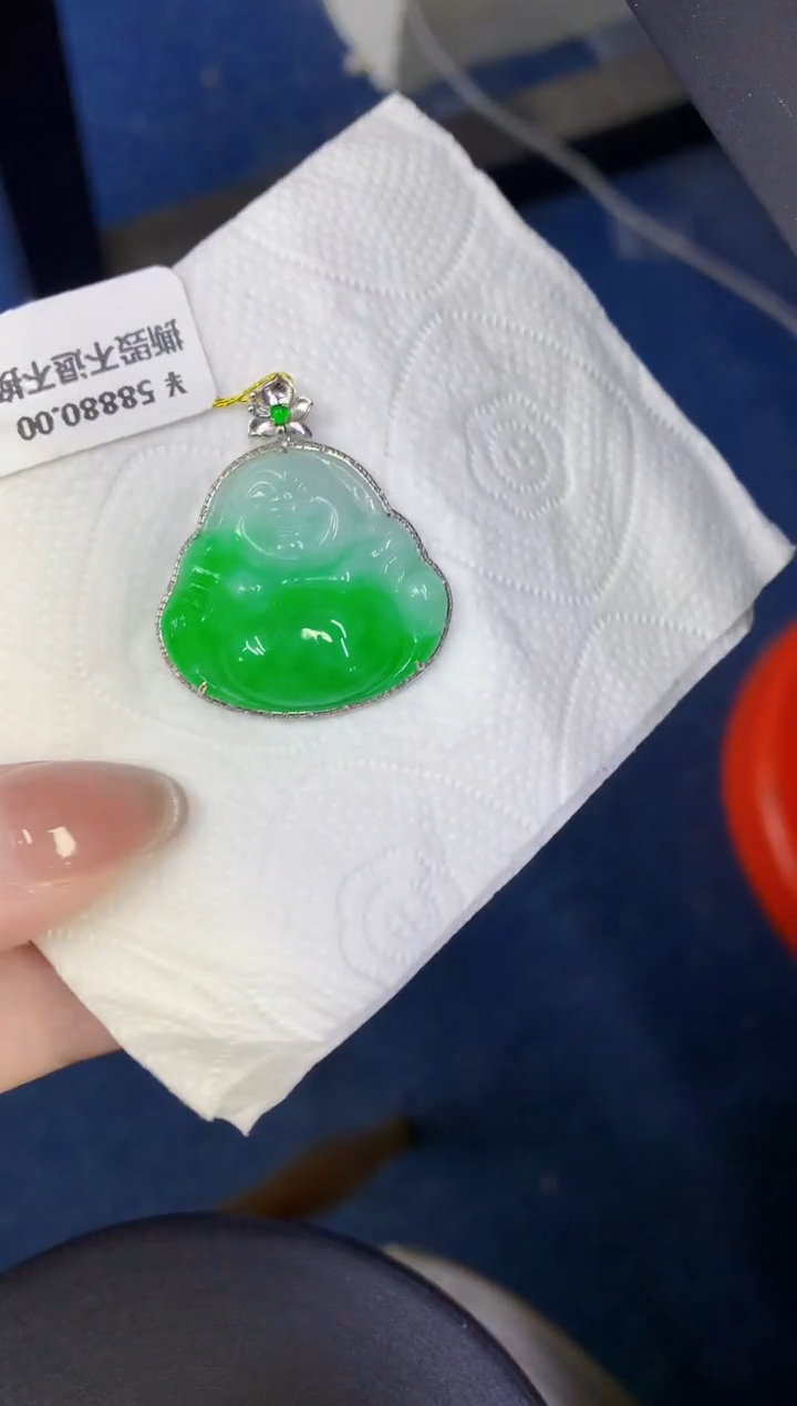 颈饰18K金镶嵌翡翠缅甸天然翡翠A货