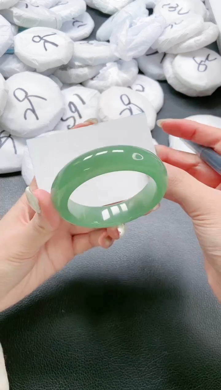 【闪购商品】石英质玉手镯未镶嵌 22L246-54