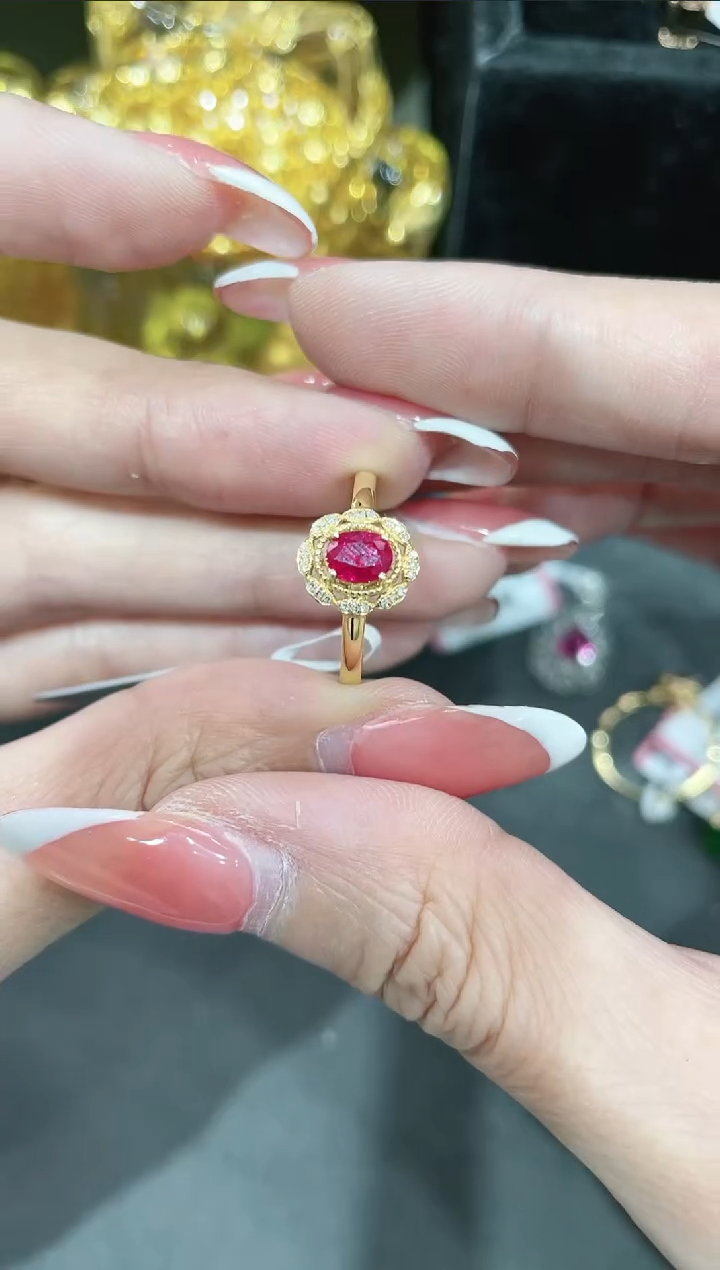 戒指18K金镶嵌红宝石戒指