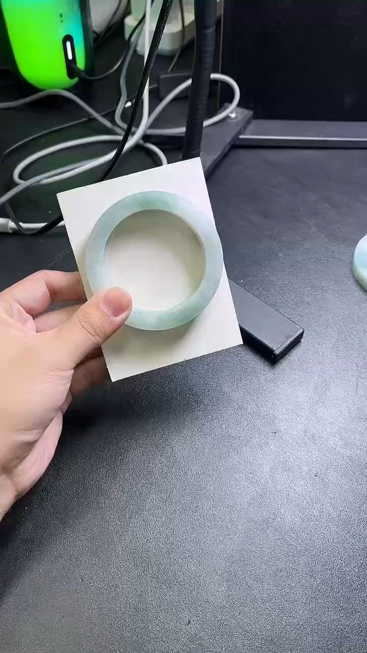 未镶嵌手镯定制翡翠安****裴定制