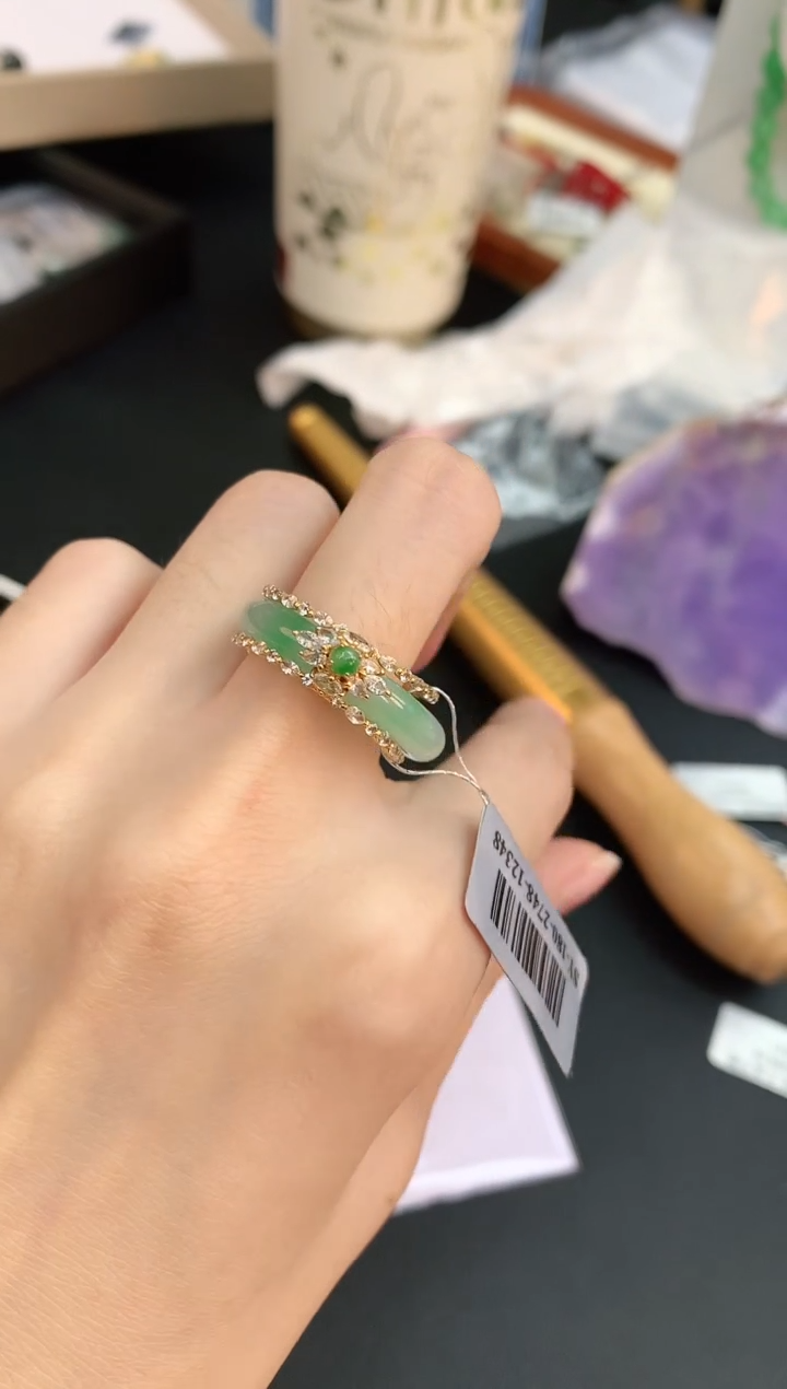 【闪购商品】翡翠戒指18K金镶嵌赠礼盒证书 小君