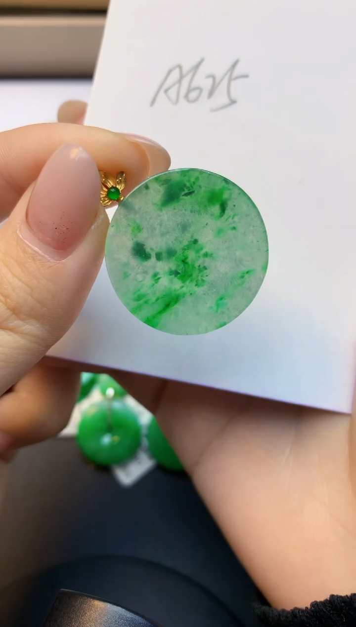 颈饰18K金镶嵌翡翠天然A货缅甸翡翠百元以上9元证书费自理
