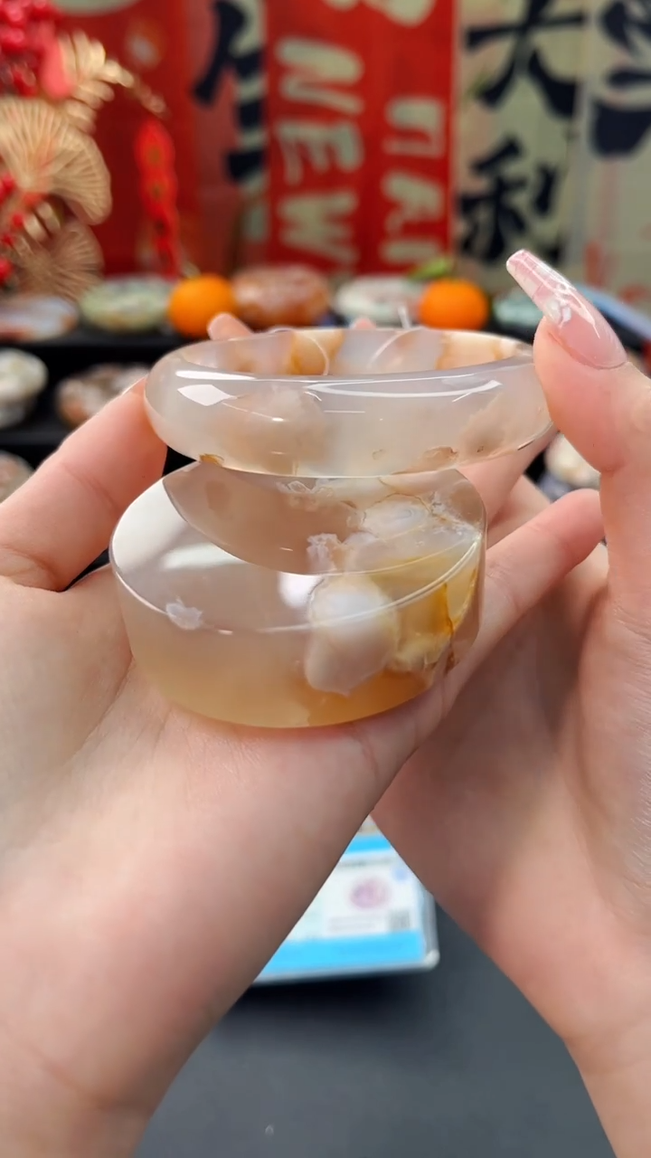 【闪购商品】石英质玉手镯未镶嵌赠送镯心（58圈口）