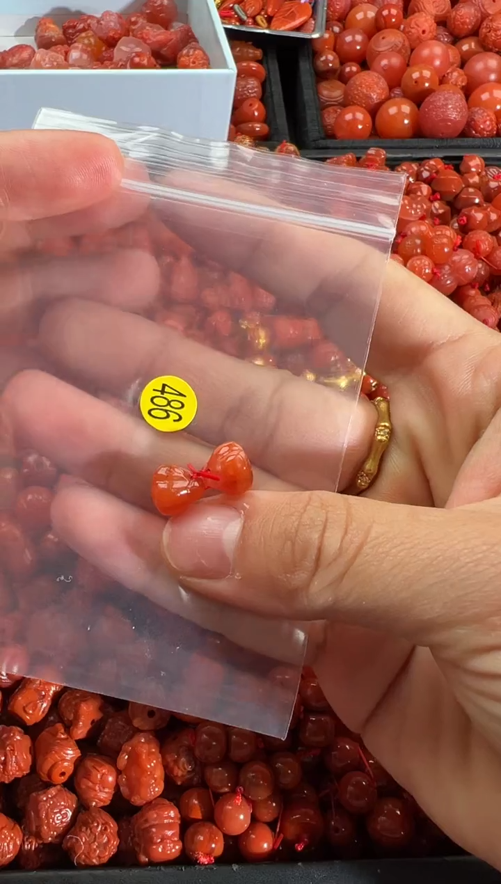 【闪购商品】南红玛瑙颈饰未镶嵌1