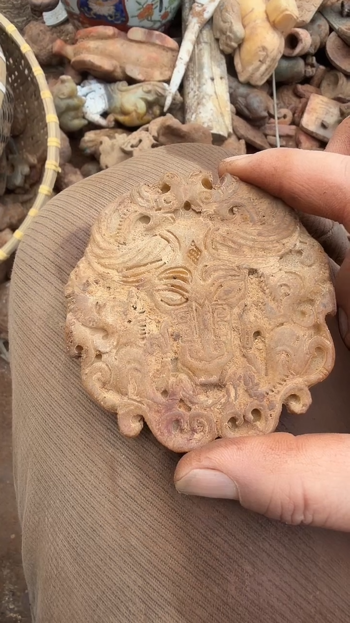 未镶嵌岫岩河磨玉（透闪石质玉）挂件二*镜岫岩河磨玉