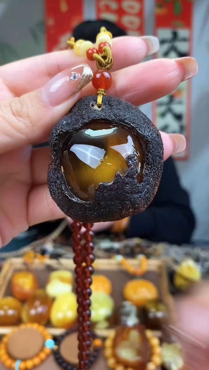 【闪购商品】琥珀裸石未镶嵌基地发货 一物一证 顺丰包邮