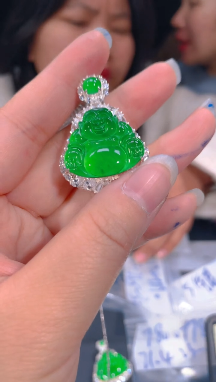 【闪购商品】定制翡翠未镶嵌82定制翡翠，多样性发货（发其一）