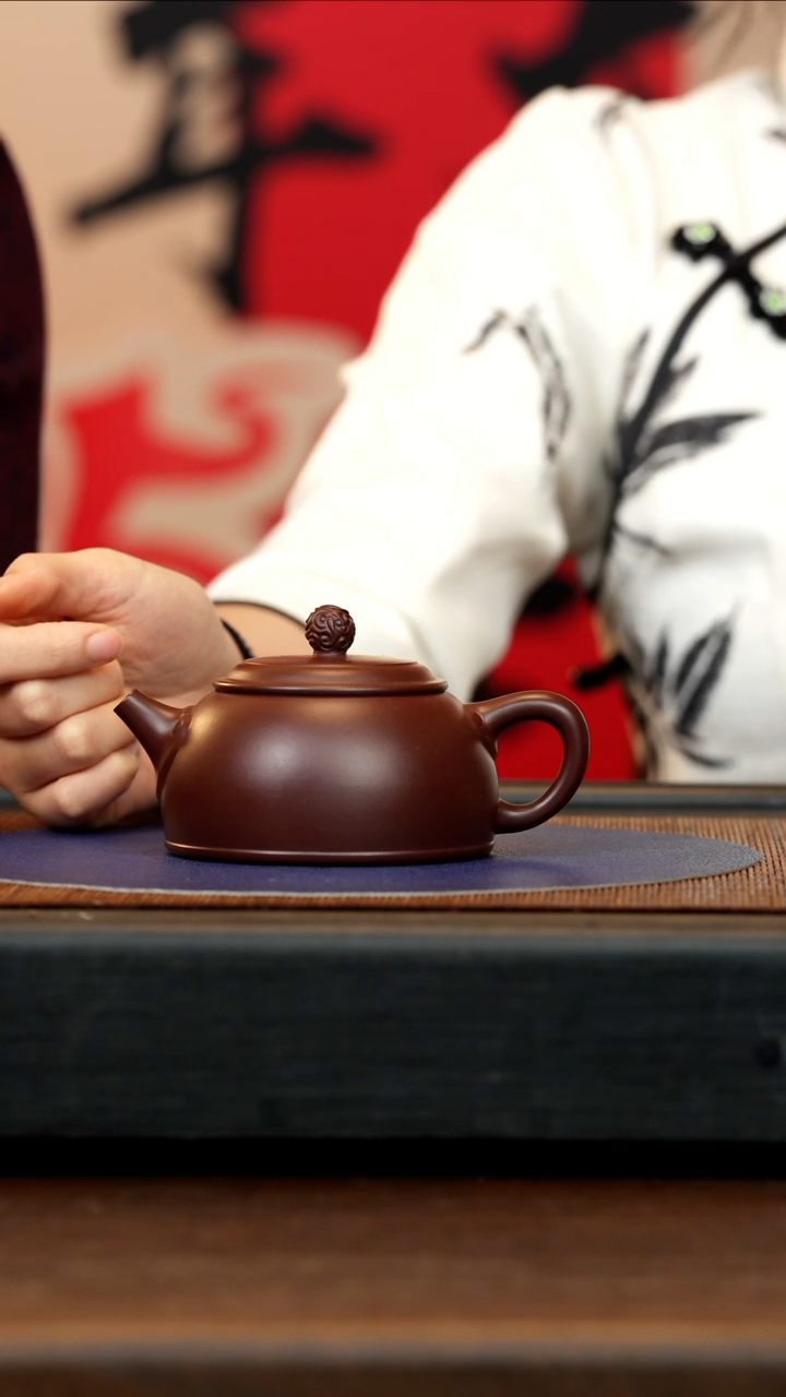 【闪购商品】紫砂茶壶LHQ 紫朱泥 半月 220cc