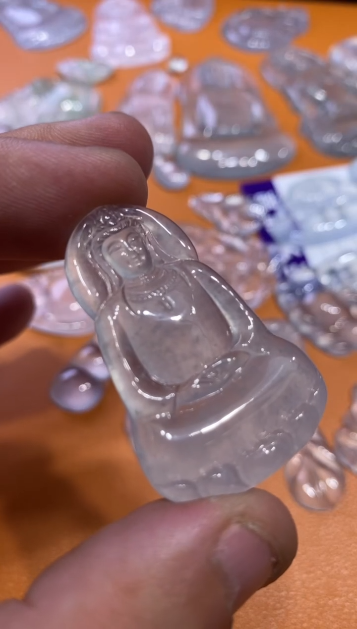 【闪购商品】翡翠吊坠(不含链)未镶嵌观音3800