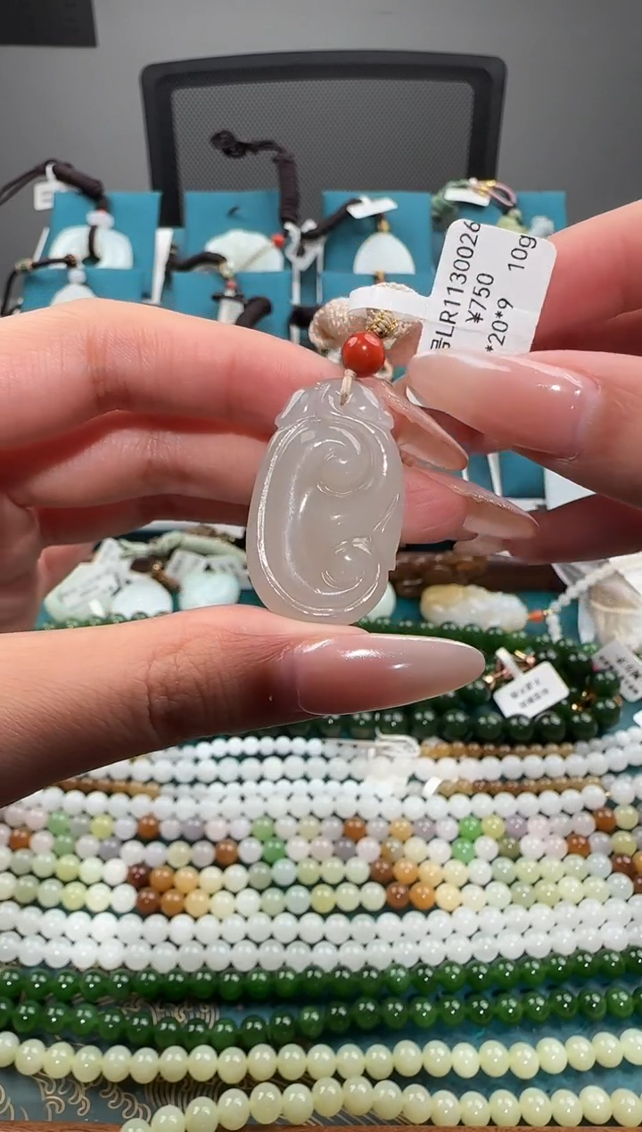 颈饰未镶嵌和田玉LR