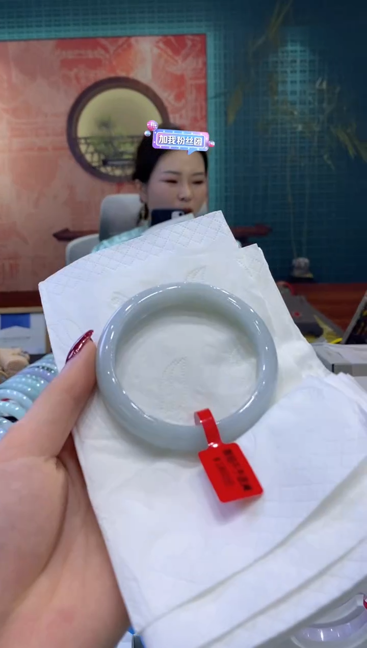 【闪购商品】翡翠手镯未镶嵌多人00239