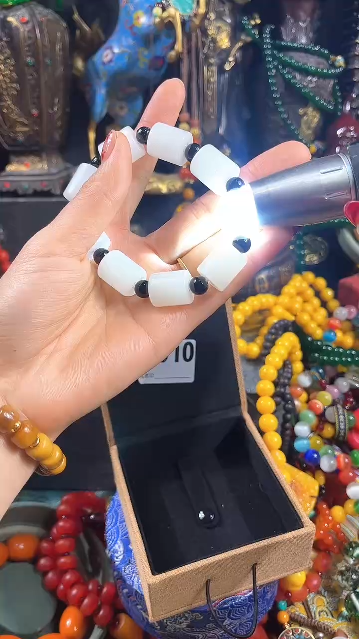 【闪购商品】和田玉手串未镶嵌【闪购商品】黑白配筒珠和田玉手串15