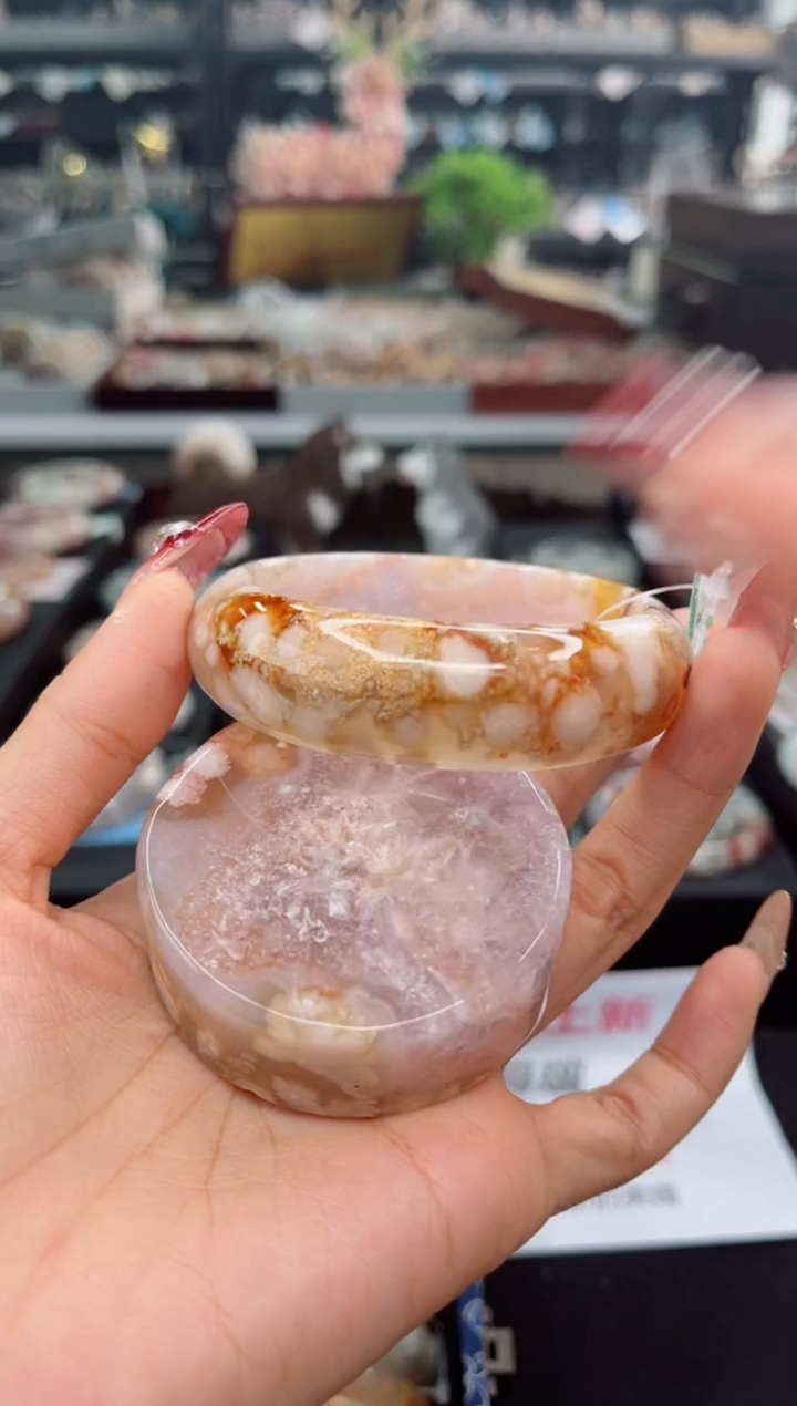 【闪购商品】石英质玉手镯未镶嵌59圈口（赠品镯心）354737