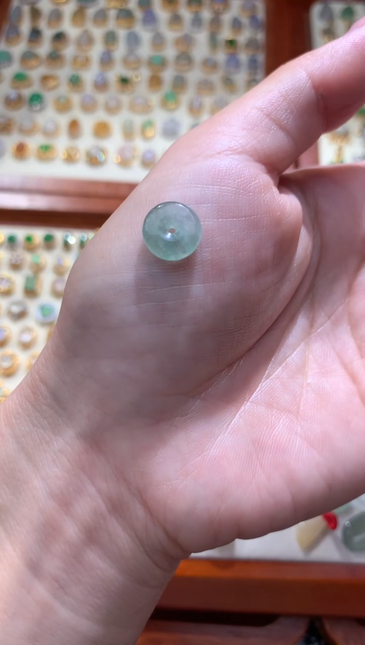 颈饰未镶嵌翡翠浮**心翡翠