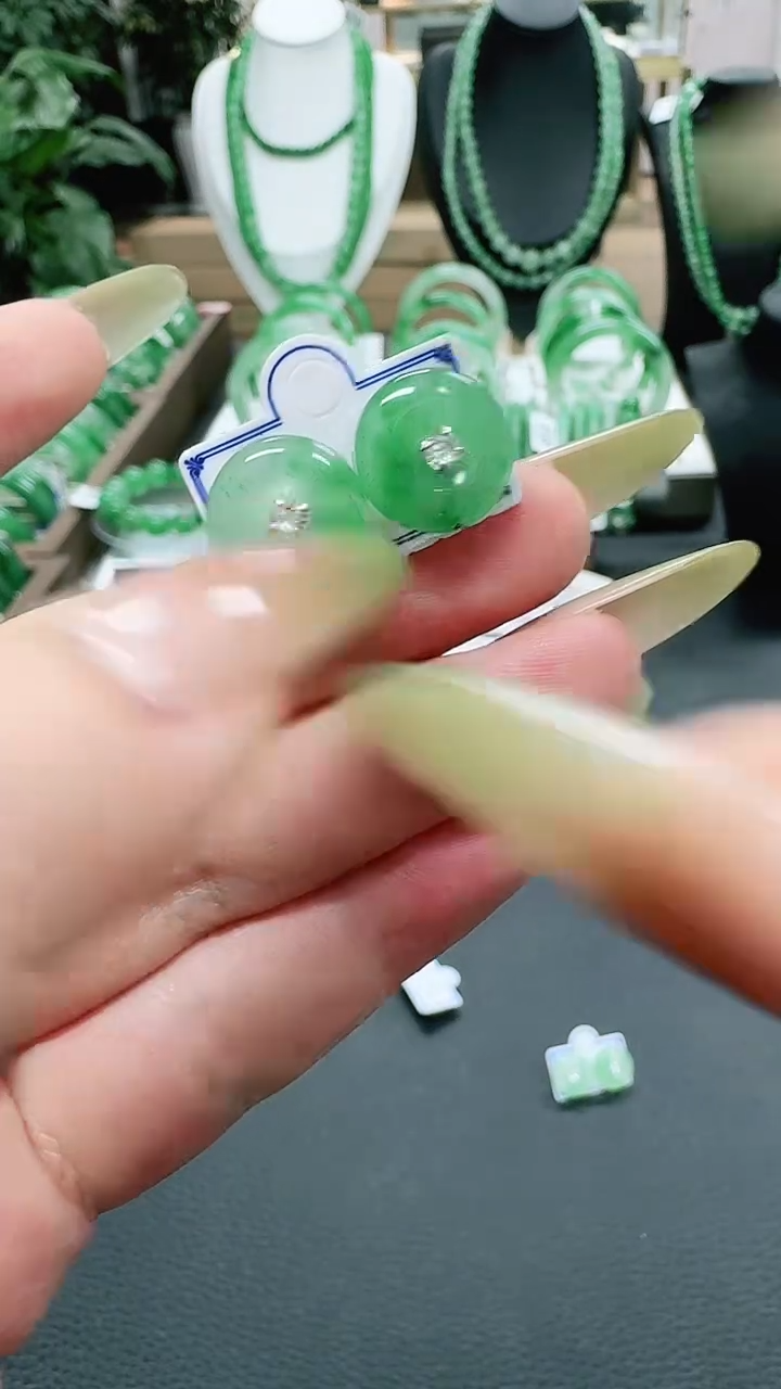 未镶嵌1石英质玉（非洲翠）/0147