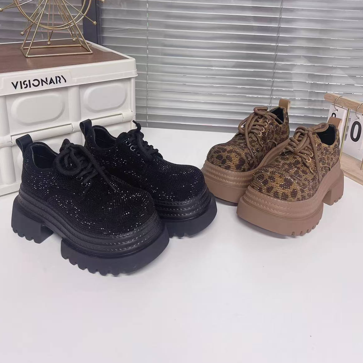 春季百搭时尚潮流圆头厚底增高系带烫钻防滑松糕底英伦风乐福鞋