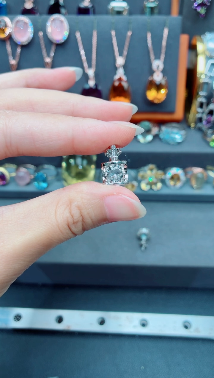 银S925镶嵌吊坠(不含链)水晶水晶吊坠