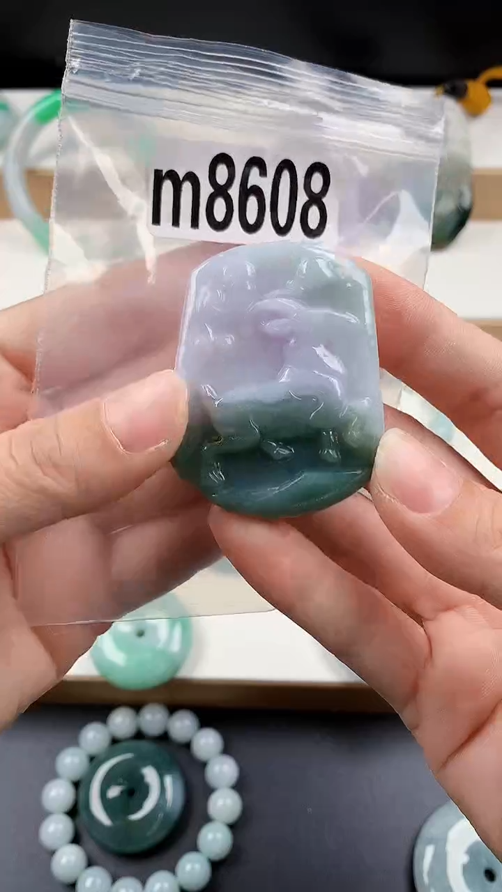 颈饰未镶嵌翡翠天然翡翠吊坠挂件