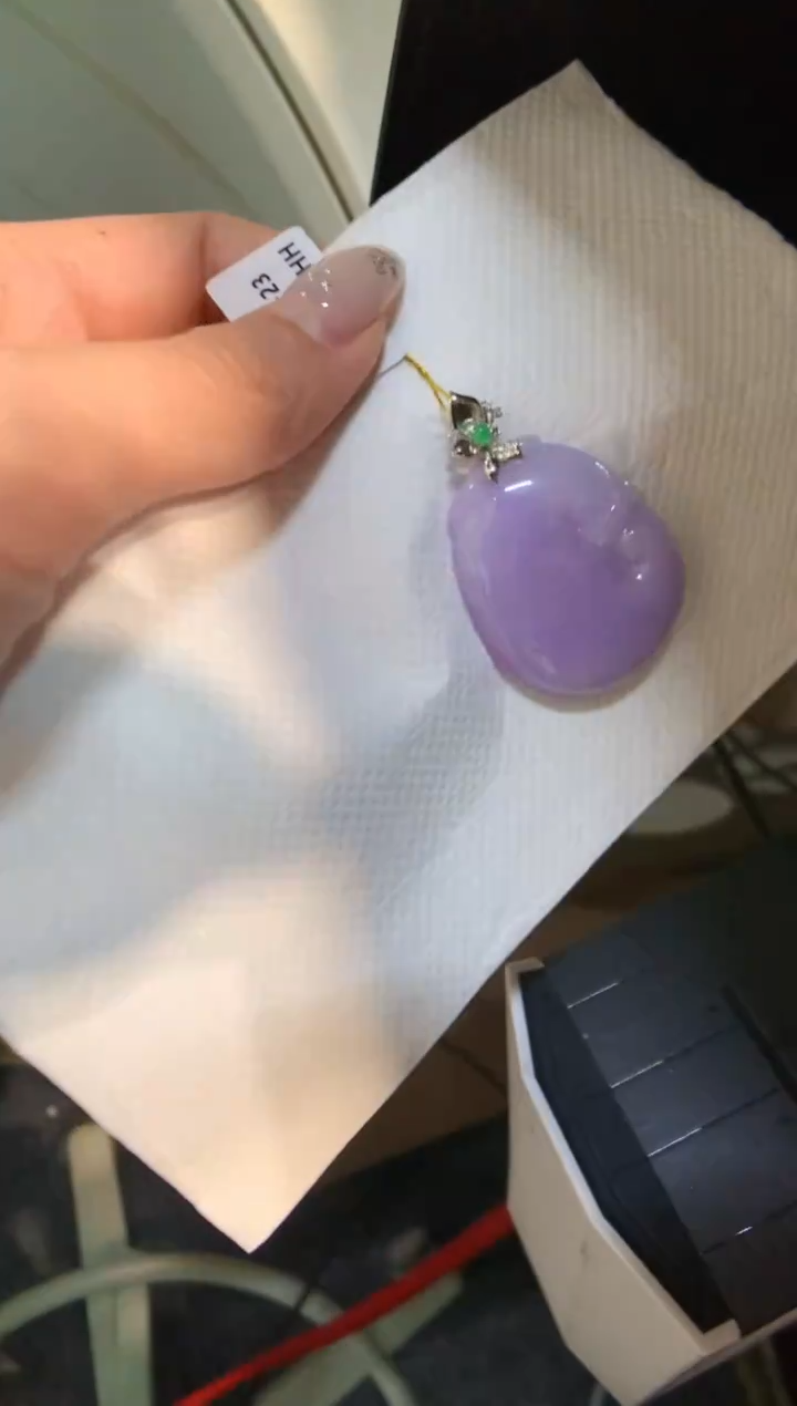 颈饰18K金镶嵌翡翠如意