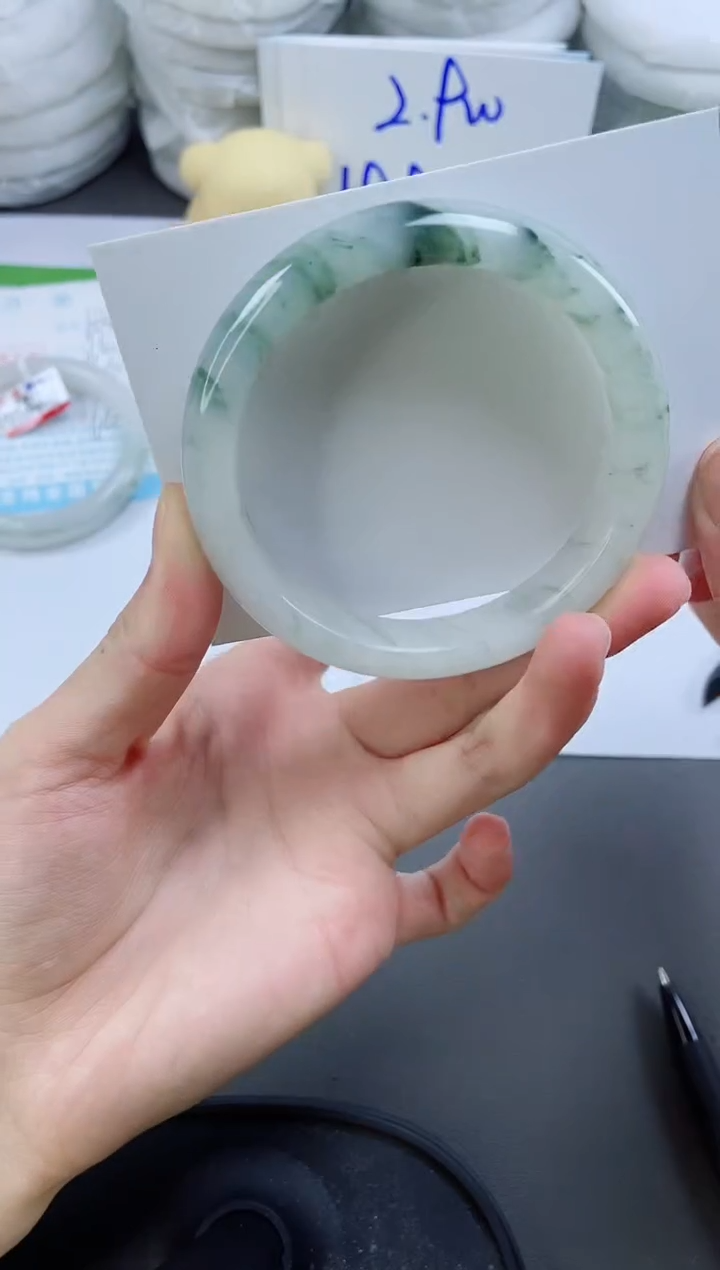 【闪购商品】石英质玉手镯未镶嵌135-60.4