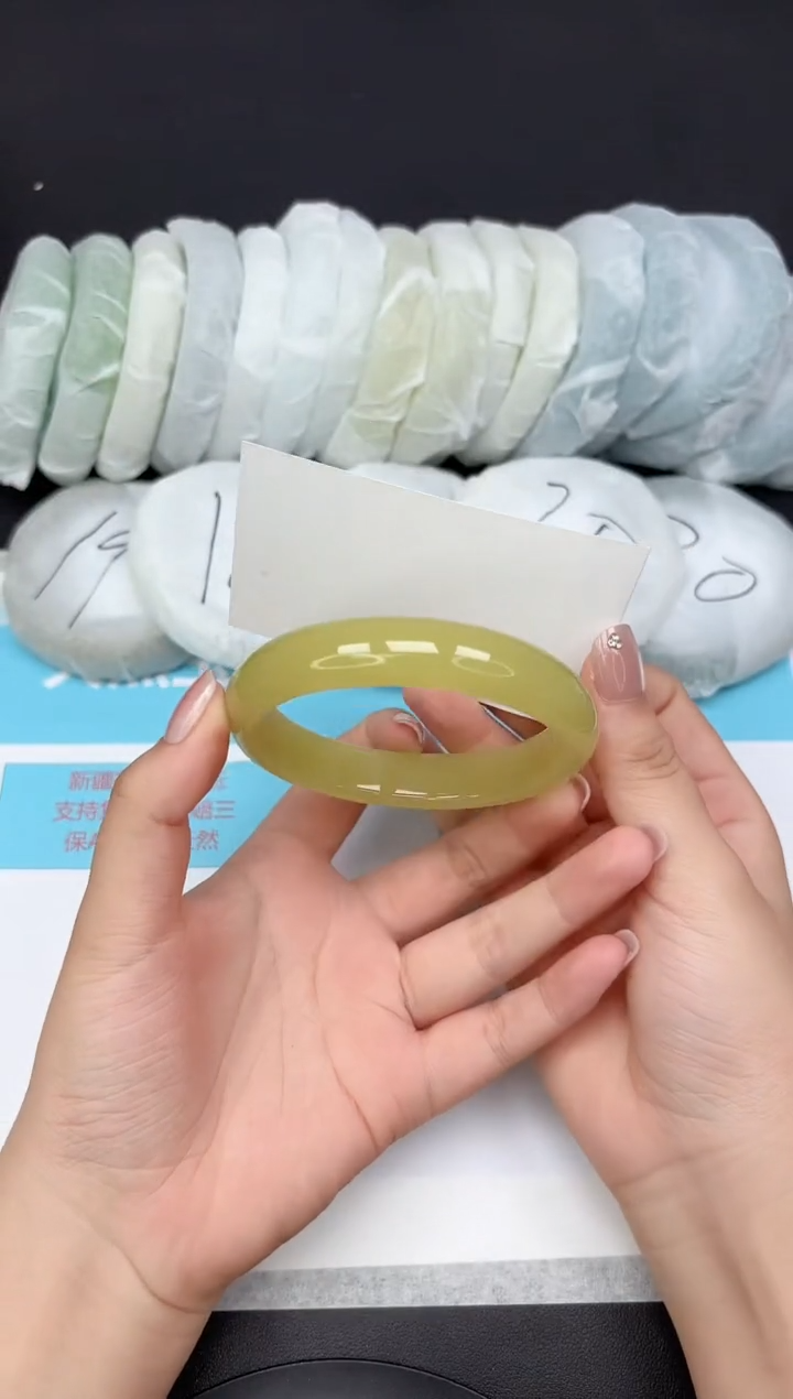 未镶嵌手镯石英质玉110/6364