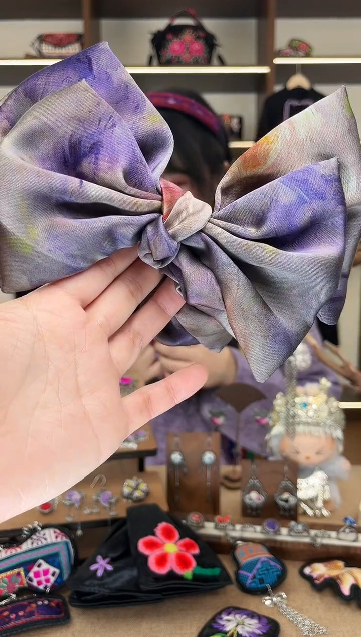 织绣妮****！A15黔东南苗族刺绣