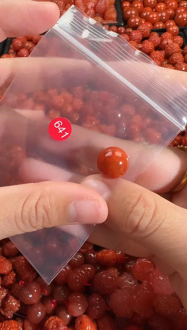 颈饰未镶嵌南红玛瑙1