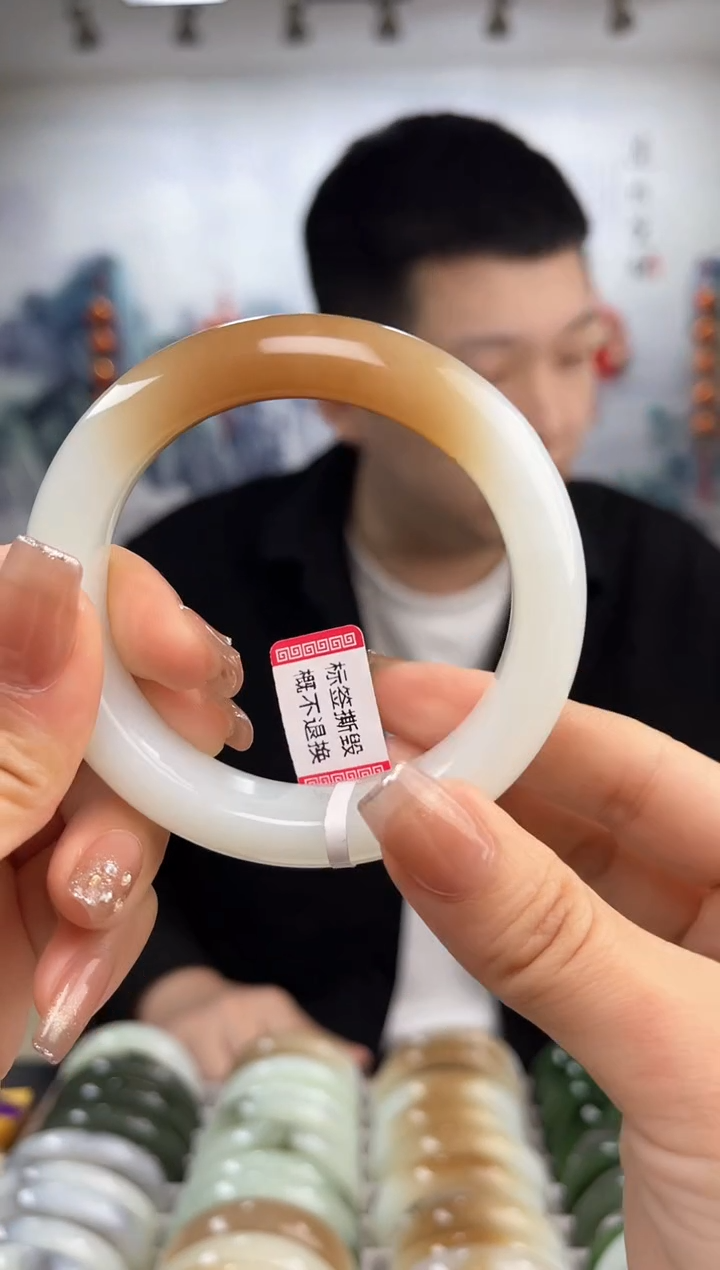 【闪购商品】和田玉手镯未镶嵌57-58圈口8659