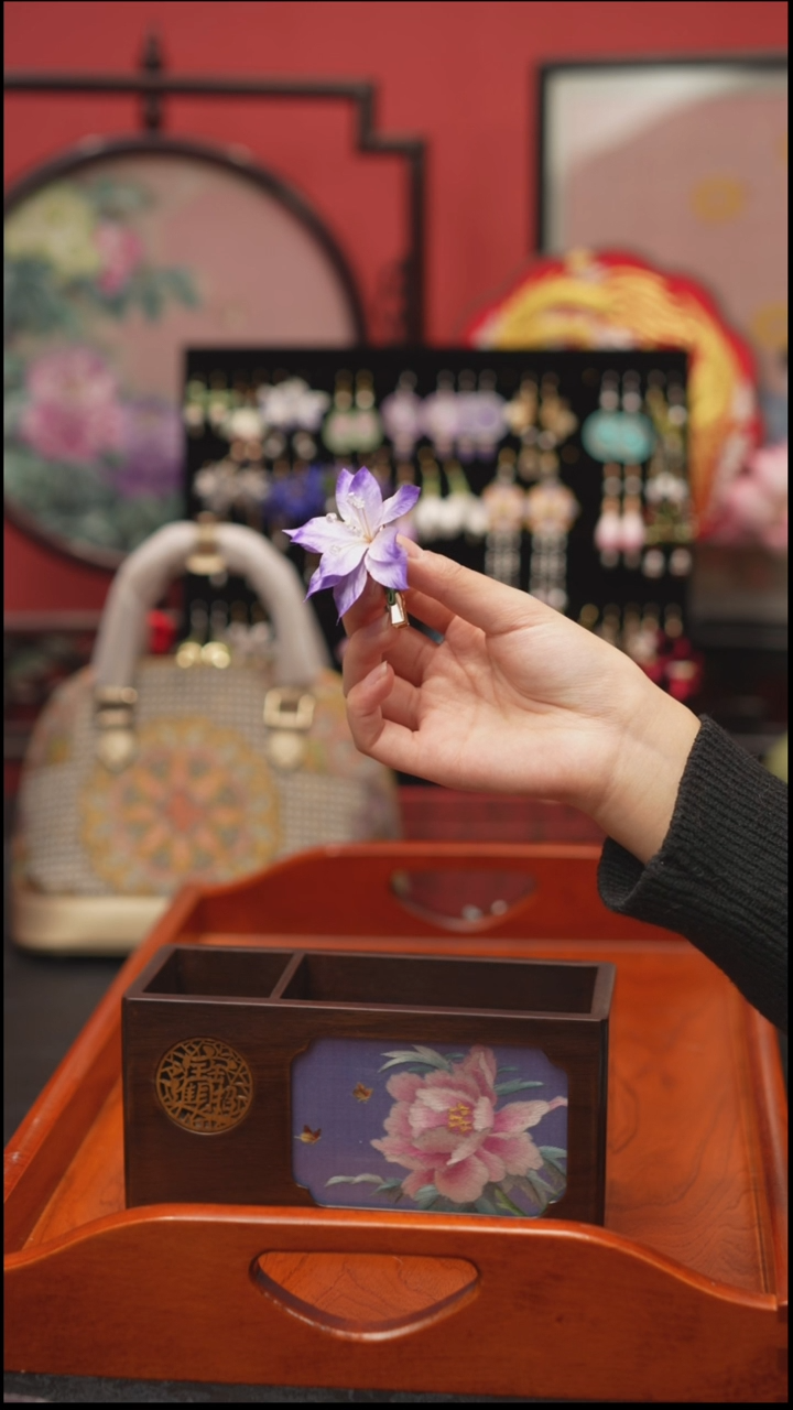 刺绣l****n非遗绒花手工饰品