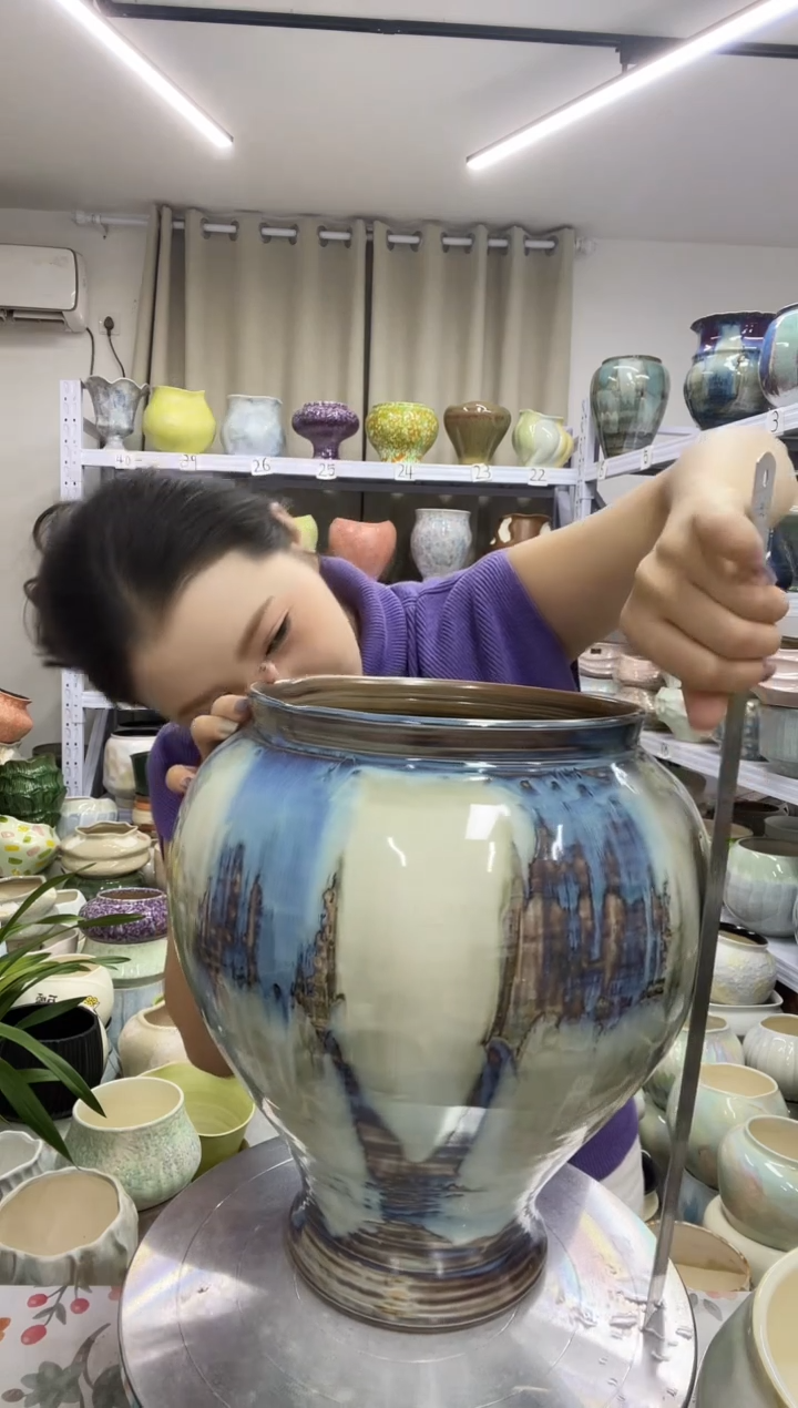 【12.4号】  花盆  高 ：31.5    口：20